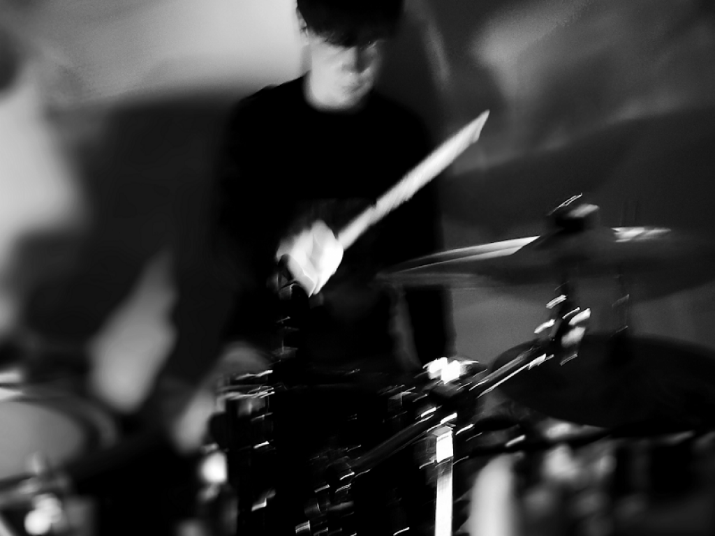 Disponibile online su tutte le piattaforme streaming il brano d'esordio di Helmet Project  dal titolo "Walking Alone" pubblicato da Isulafactory