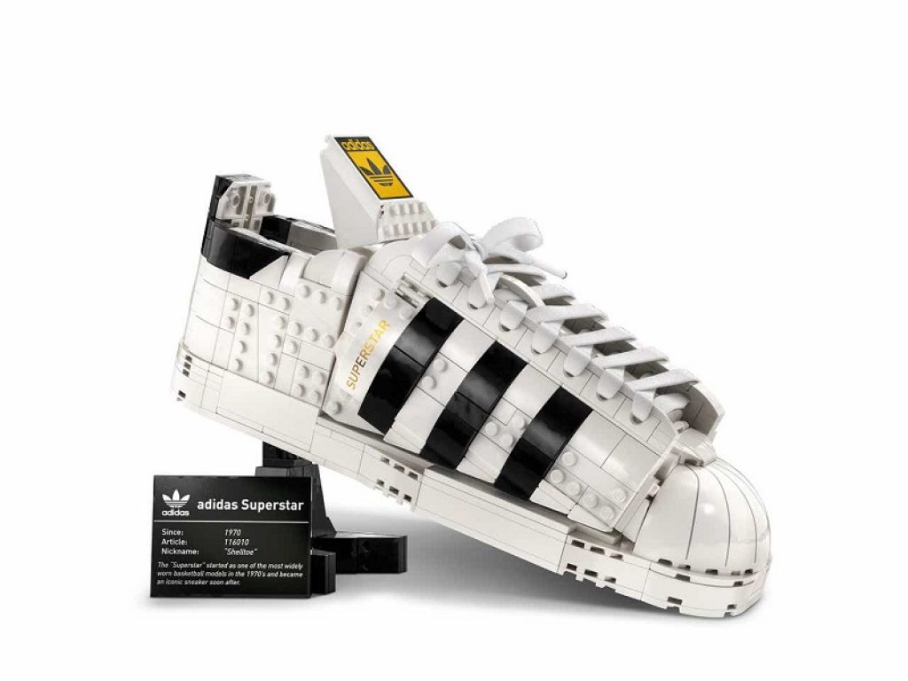 lego adidas superstar