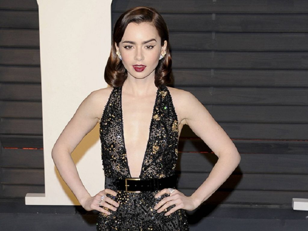 Come rivela Variety, Lily Collins sarà Polly Pocket nel live-action scritto e diretto da Lena Dunham (creatrice di Girls)