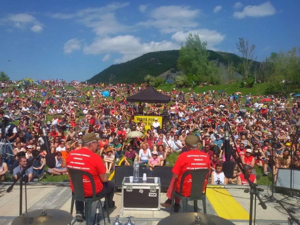 Bella Ciao dopo l'Inno di Mameli: politica divisa sulla proposta Pd