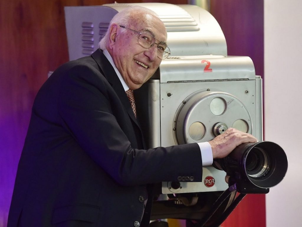 Pippo Baudo, all’anagrafe Giuseppe Raimondo Vittorio Baudo, oggi compie 85 anni: in 60 anni di carriera ha fatto la storia della TV italiana