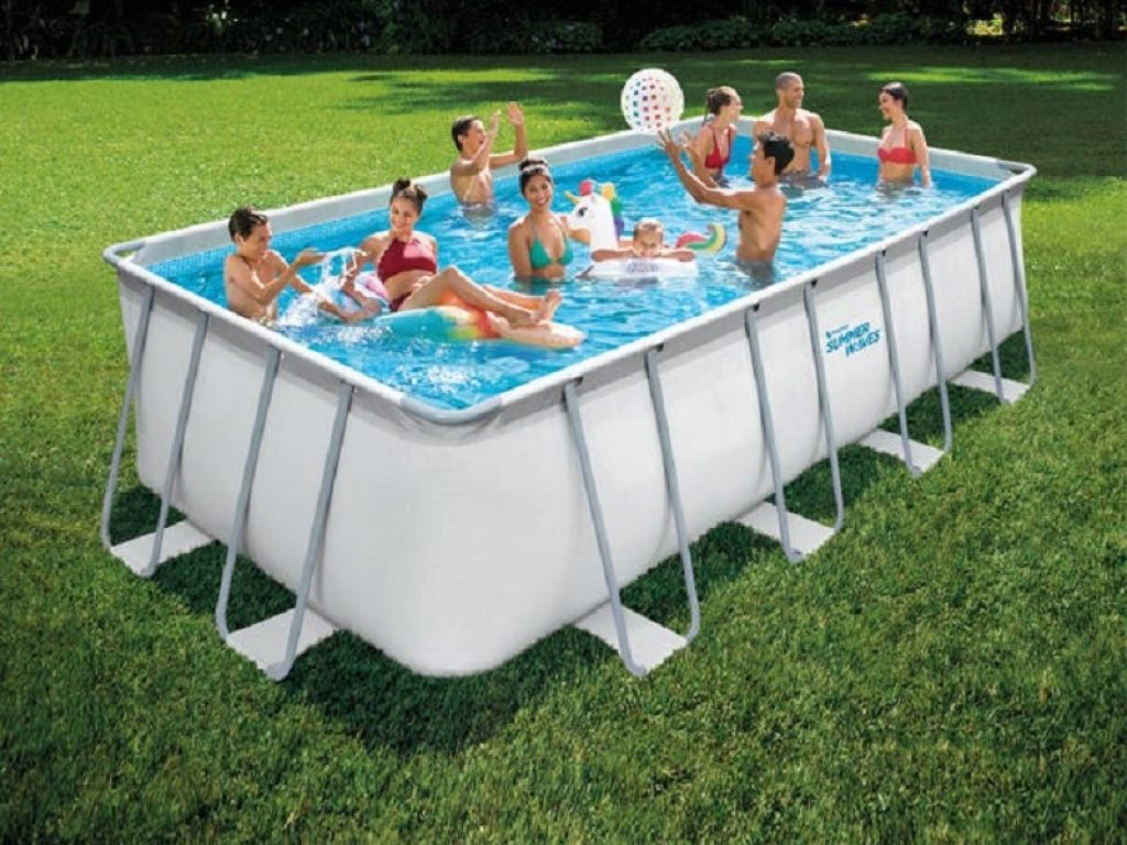 Piscina fuori terra da installare in giardino: il team di QualeScegliere.it guida nell’acquisto del modello più adatto alle proprie esigenze