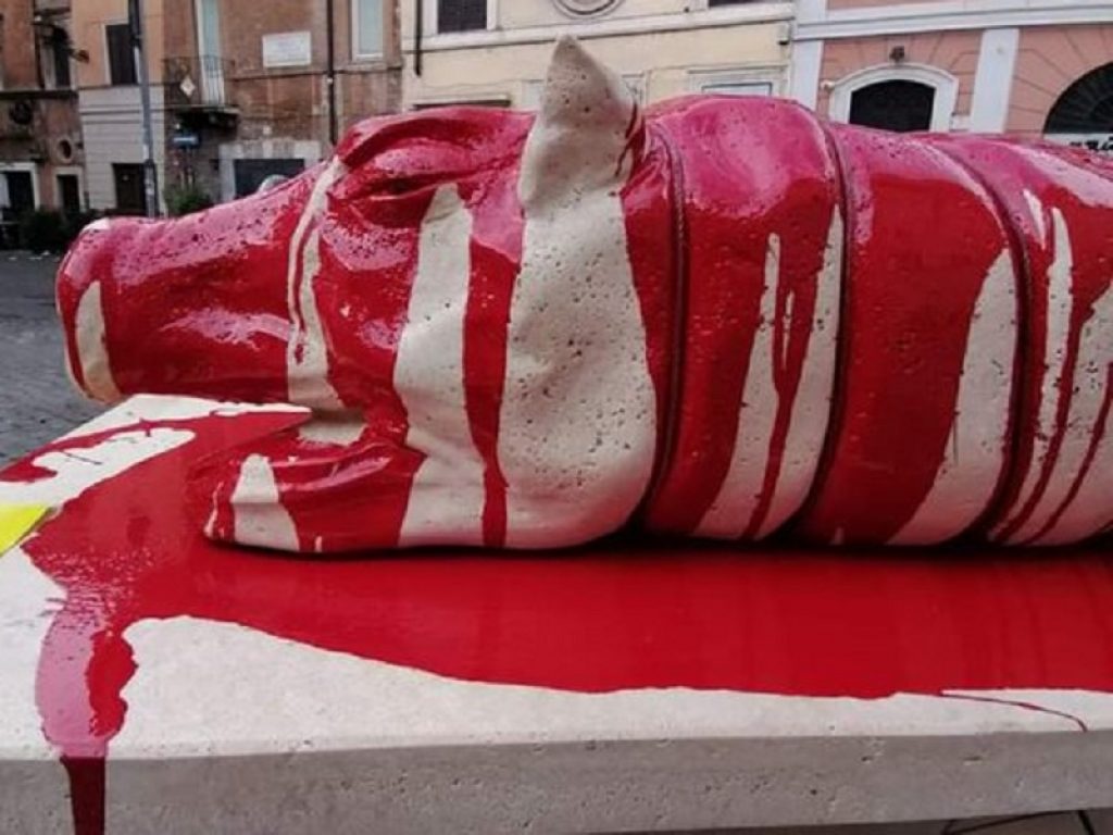 statua della porchetta a roma