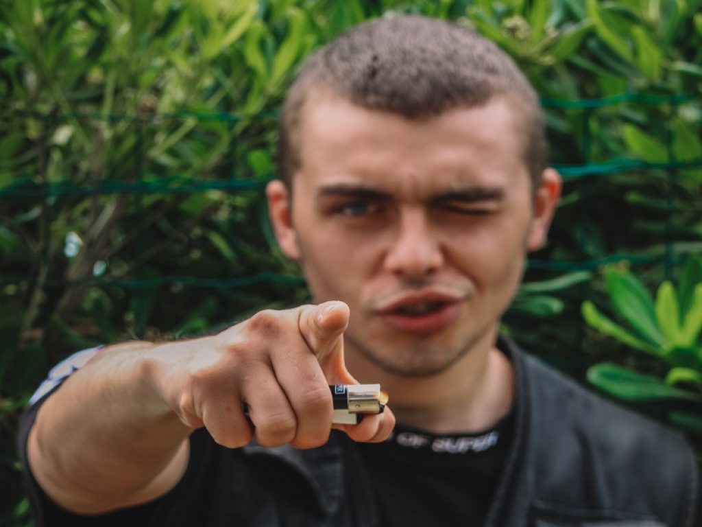 Nicholas Arezzi pubblica la canzone "Punto Zero" per ricordarci che non bisogna arrendersi mai: il brano è fuori sugli store digitali