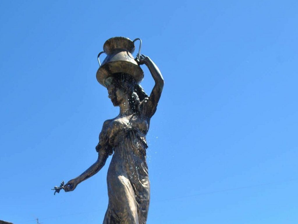 Lo scultore spagnolo Serafín Santibáñez Reigadas