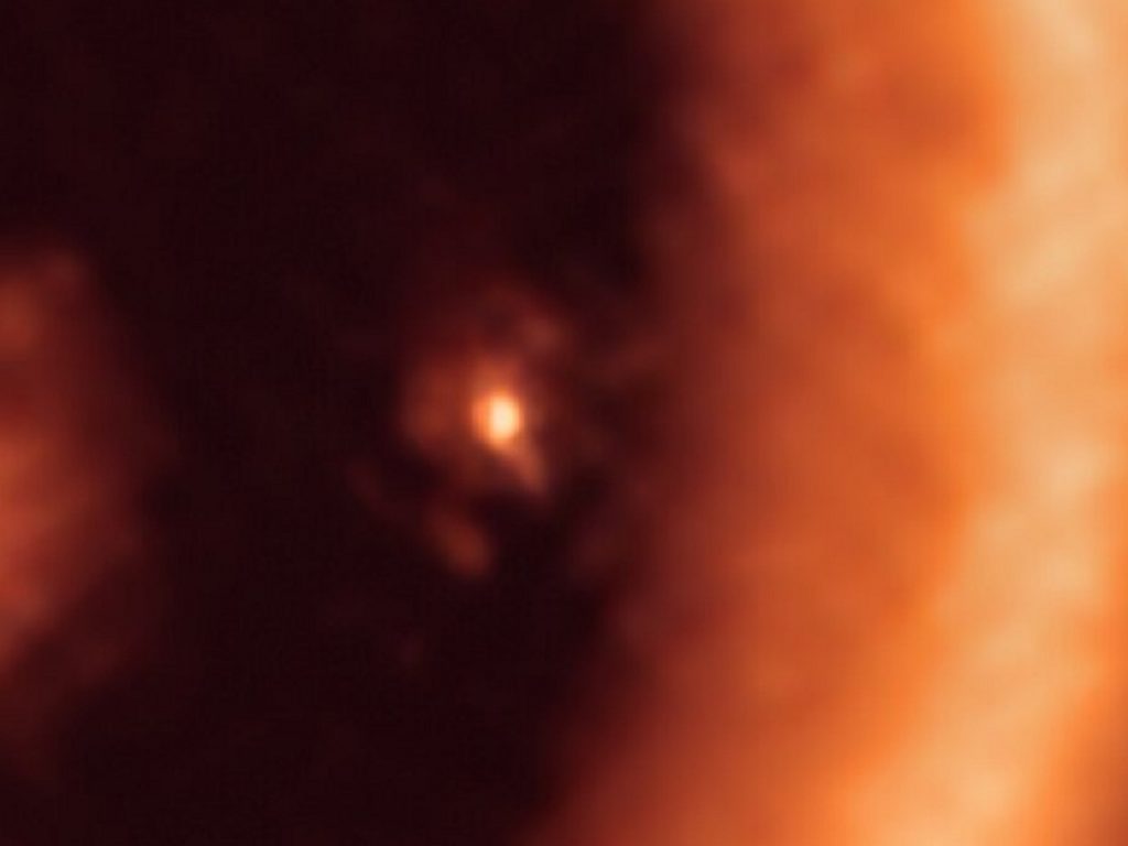 Osservato per la prima volta grazie ad Alma un disco che potrebbe dare origine a una o più lune intorno a un pianeta extrasolare