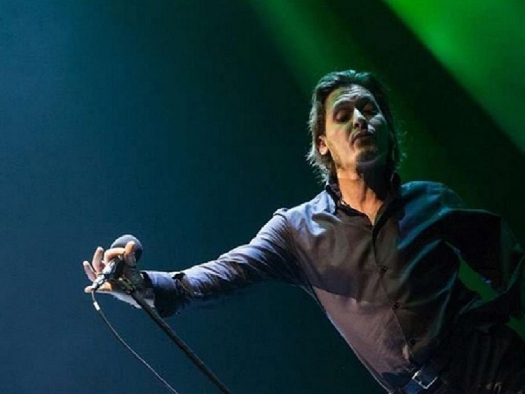 Gianluca Secco canta "Senza Velo"