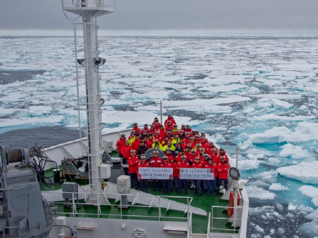 ENEA nella campagna artica di geofisica marina High North 21 della Marina Militare Italiana, che si concluderà a fine luglio con il rientro della Nave Alliance