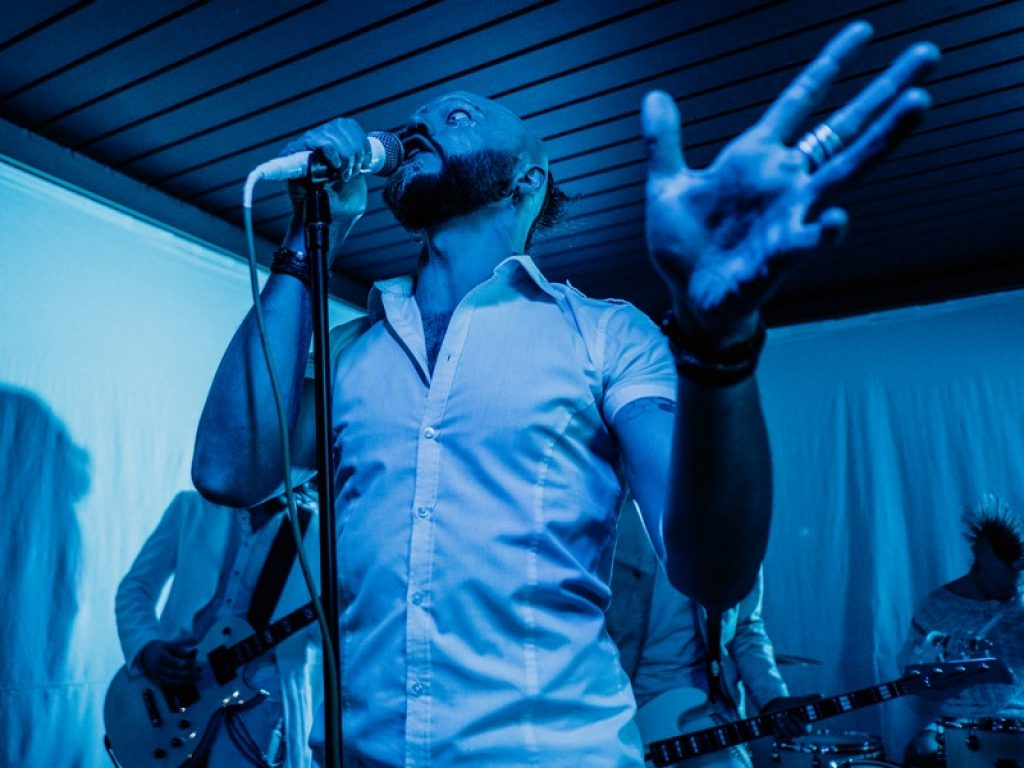 I Millennium Bug reinterpretano "Blue (Da Ba Dee)"