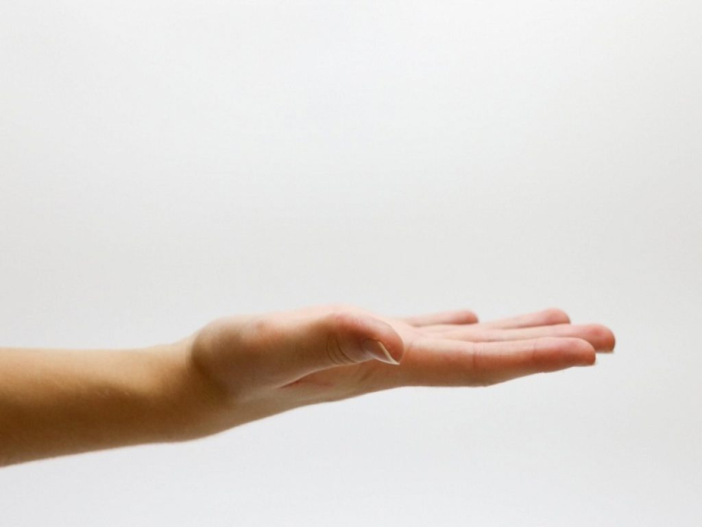 La sclerodermia è una malattia che colpisce la pelle, i vasi e gli organi interni. Ma quali sono le cause? E i sintomi? Ci sono cure disponibili?