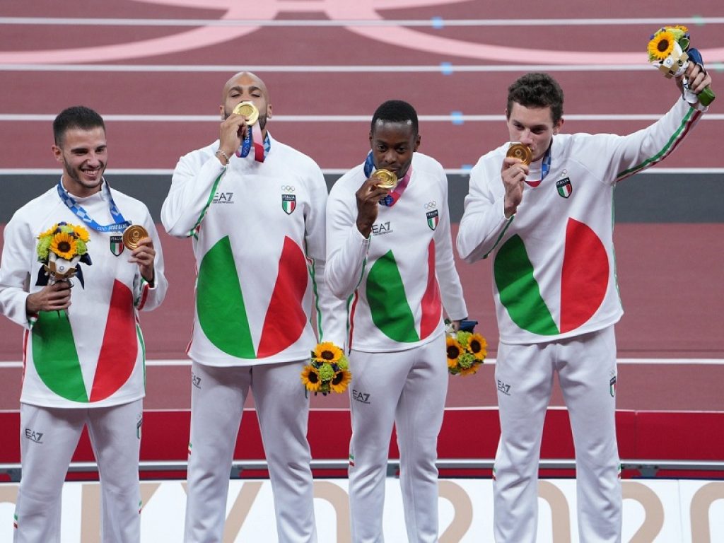 4x100 italia oro podio tokyo 2020
