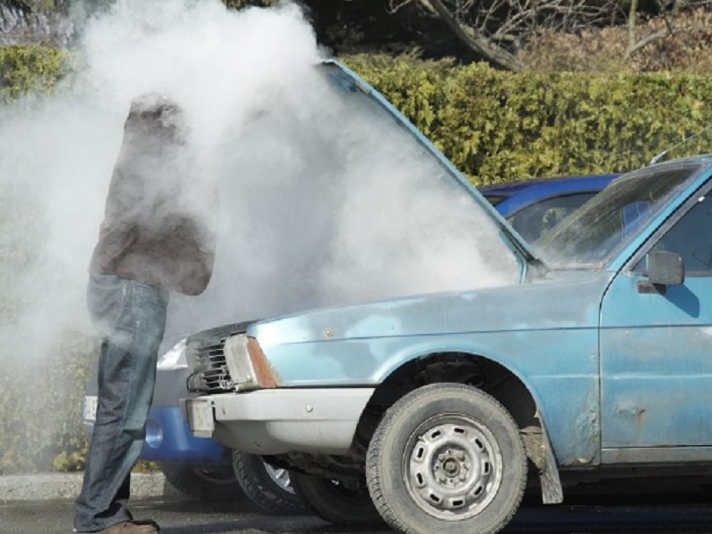 Auto: gli italiani la cambiano ogni 7 anni e mezzo