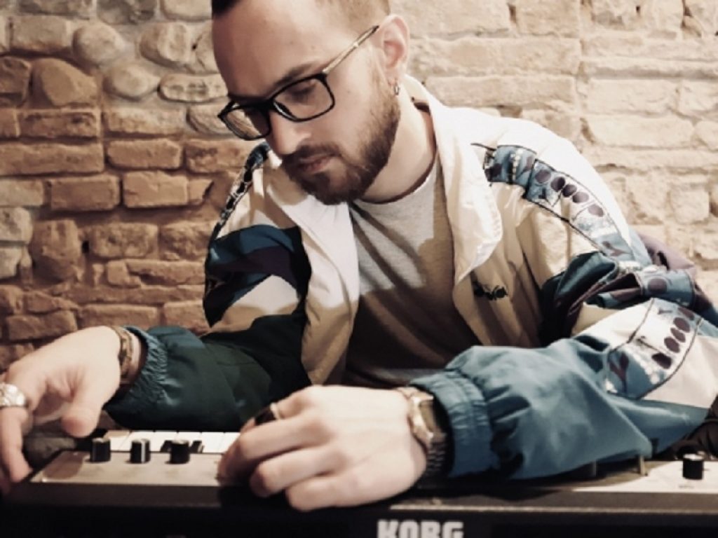 Restare Svegli è il nuovo brano di Fabio Cosimo