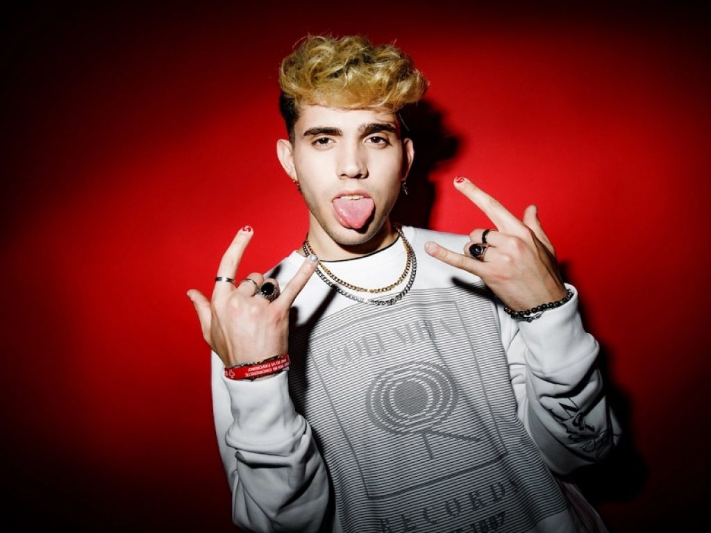 Disponibile online con il featuring di Robledo la versione spagnola di "Loca", il nuovo singolo di Aka7even già sulle piattaforme digitali