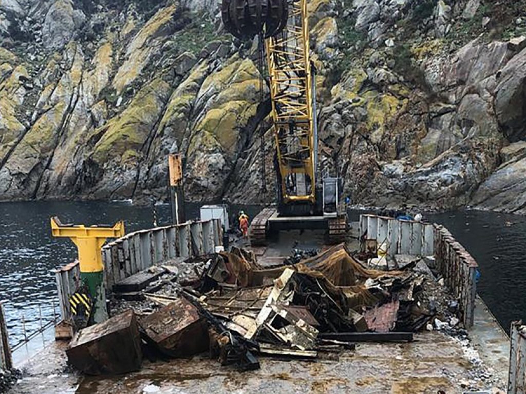 Acque di Montecristo liberate dal relitto del Bora Bora
