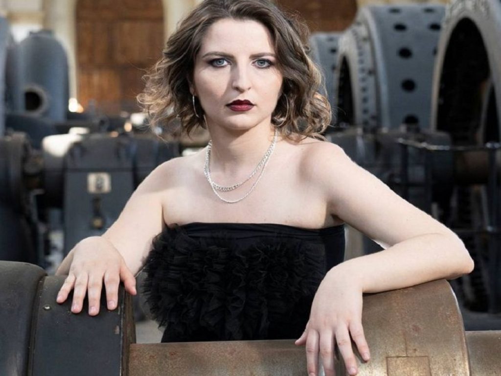 Dark Stone è il nuovo singolo di Erika Giannusa