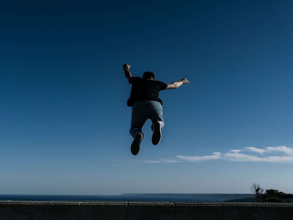 Fuori Contesto duetta con Merifiore in "Follia"