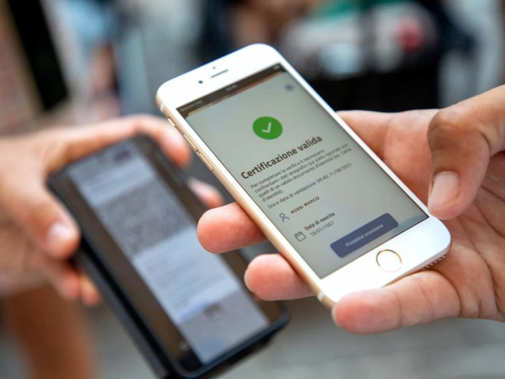 Dal 6 dicembre il Super green pass: per i controlli rilasciata su App Store, Play Store e App Gallery la versione 1.1.8 di VerificaC19