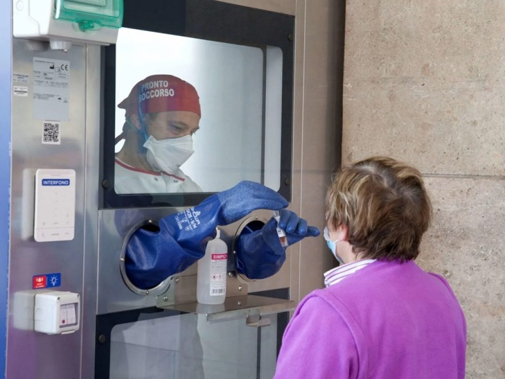 contagi sul lavoro tamponi tempi quarantena covid