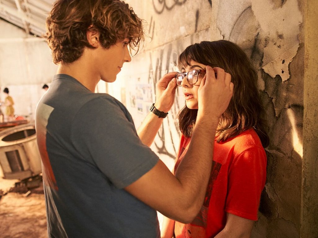 Confessioni di una ragazza invisibile è il nuovo film brasiliano Netflix che debutta il 22 settembre solo sulla piattaforma streaming