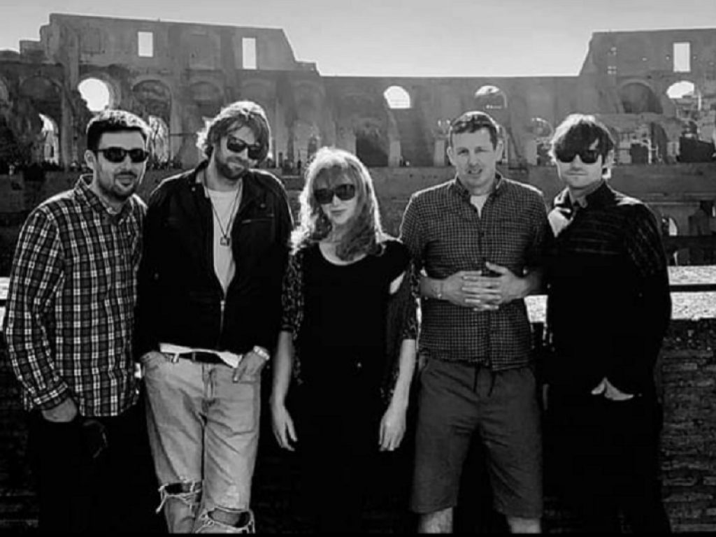 The Doubtful Bottle online con "Satellite"