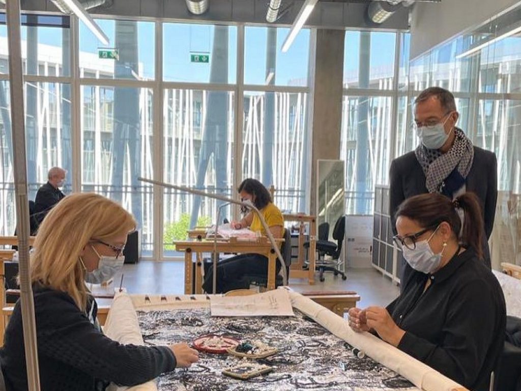 Chanel lancia un corso di studio sull'artigianalità