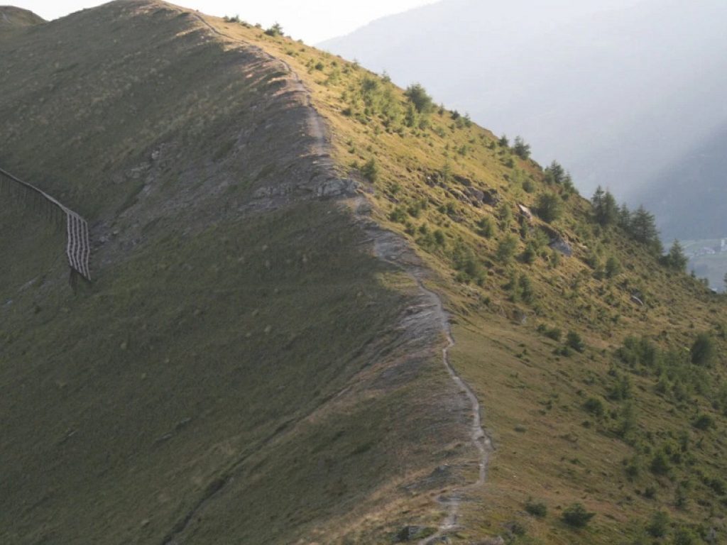 cime delle montagne sempre più verdi