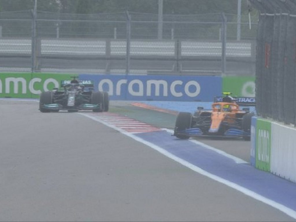 Gp Russia: dal diluvio spunta Hamilton