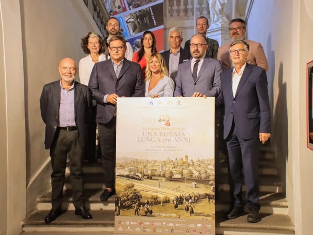 "La ferrovia Torino-Genova. Una rotaia lunga 170 anni" è la mostra allestita a Palazzo Mazzezzi di Asti: sarà visitabile fino al 24 ottobre