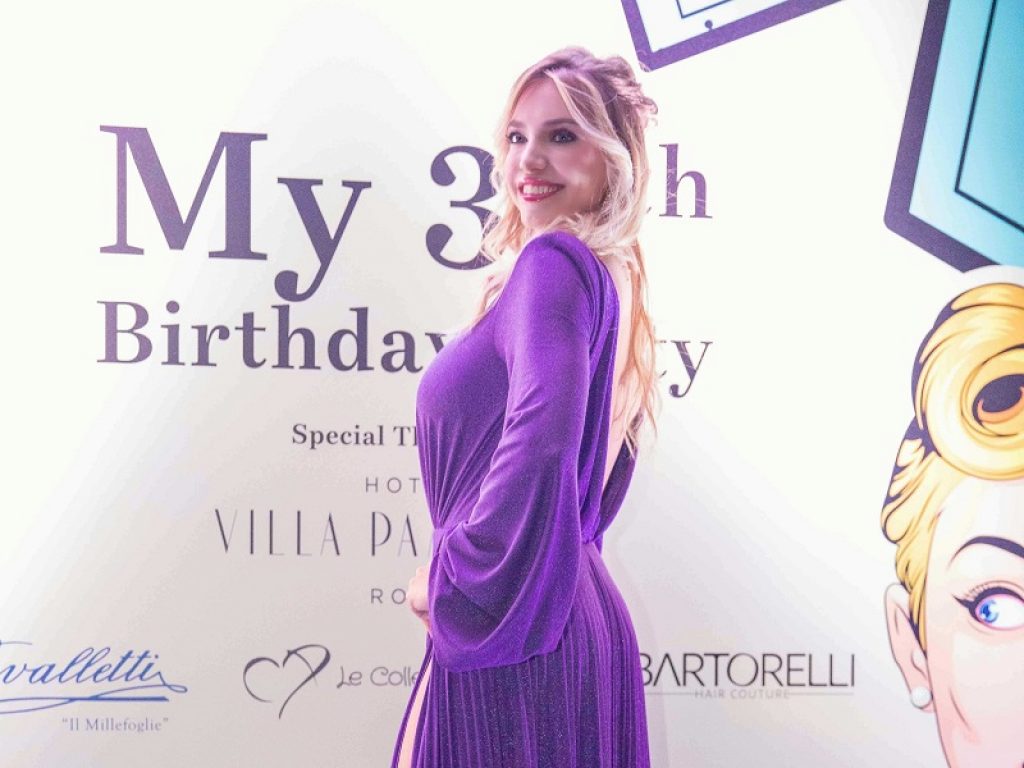 Carolina Rey compie 30 anni: grande festa a Roma
