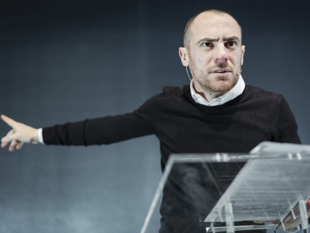 Elio Germano porta la realtà virtuale a teatro