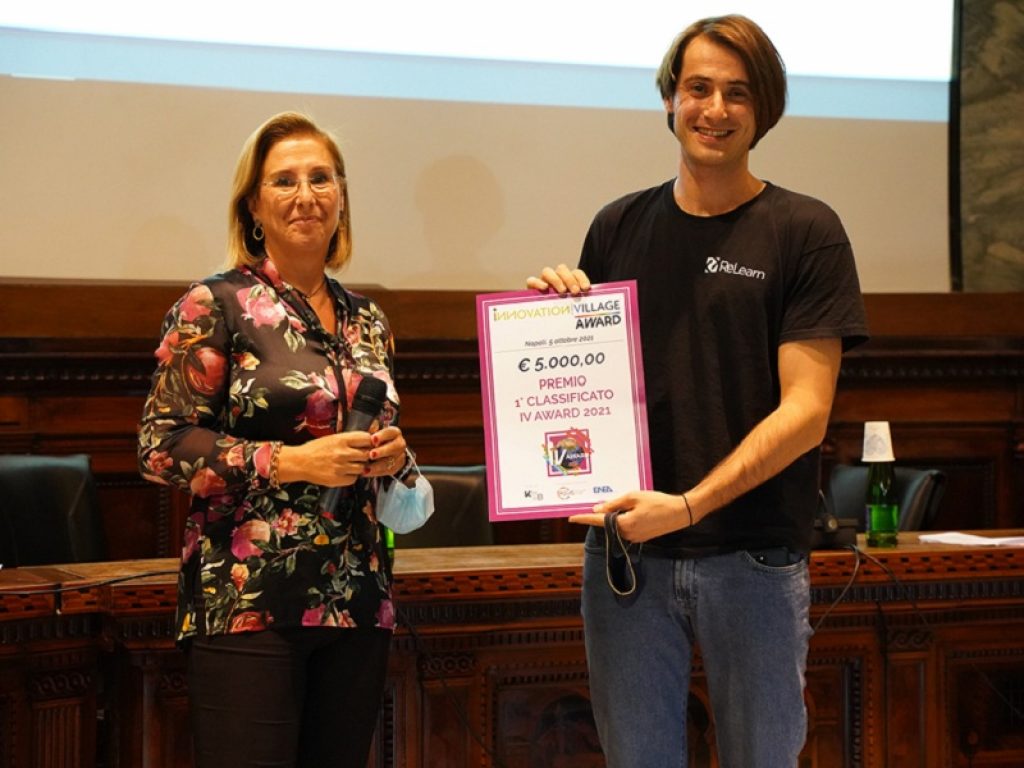 Nando, il cestino intelligente, vince l'Innovation Village Award