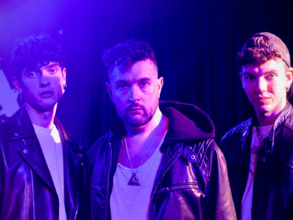 Ruggero Ricci canta "Chimere" con gli Shaka Boys