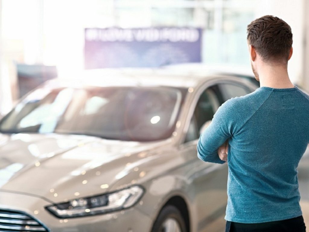 Auto nuova: 2 mesi per sceglierla, più di 3 anni per pagarla
