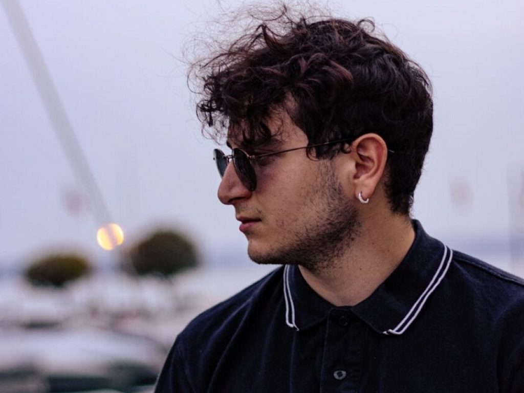 Dorale pubblica il suo nuovo singolo "Rossa"