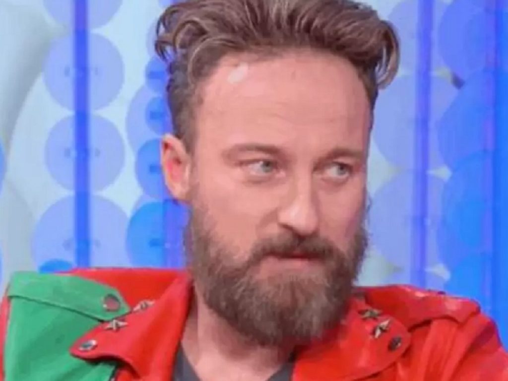 Gossip, lo sfogo di Francesco Facchinetti su Instagram: “Conor McGregor mi ha dato un pugno in faccia senza motivo”.