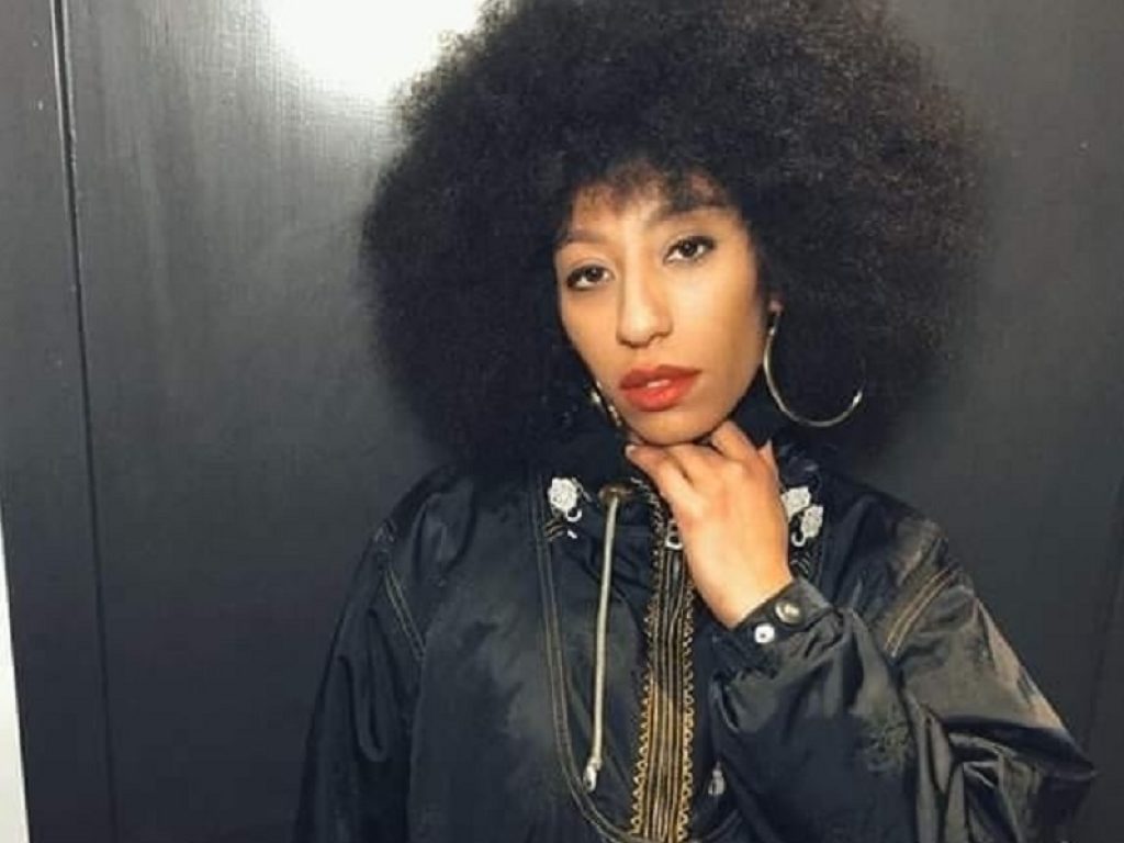 Gina Montana online con il videoclip di "Hot Mama"