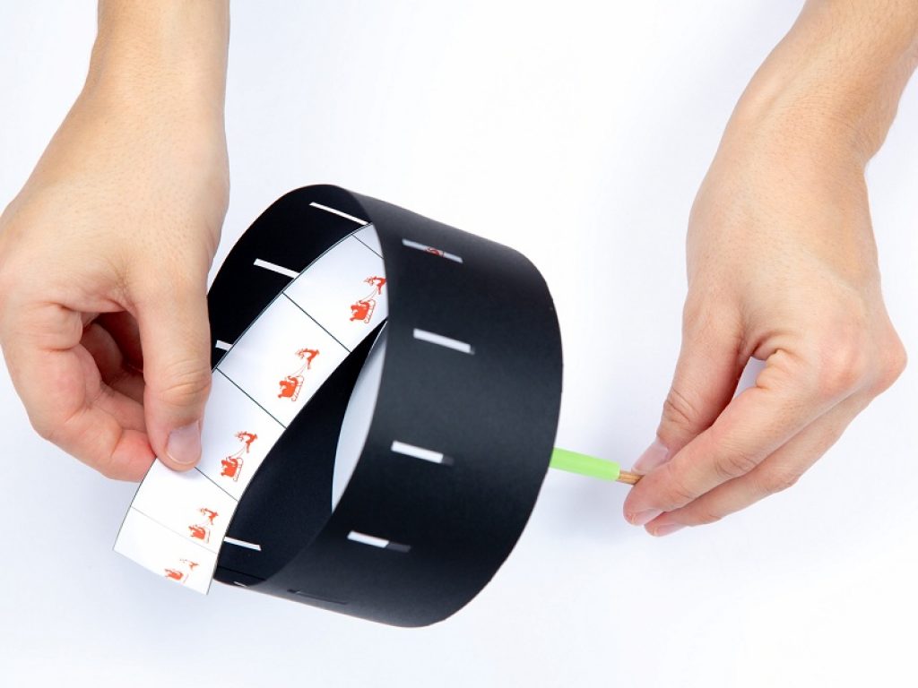 La Guida Galattica alle STEM è uno strumento semplice e originale per mostrare a tutti giovani quale può essere il percorso migliore per la loro crescita personale e professionale