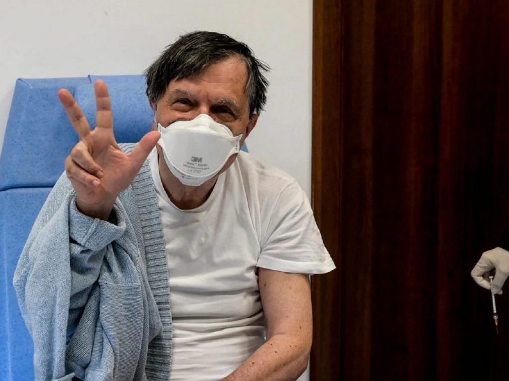 Terza dose per il Premio Nobel Giorgio Parisi: “La paura di vaccinarsi è irrazionale”