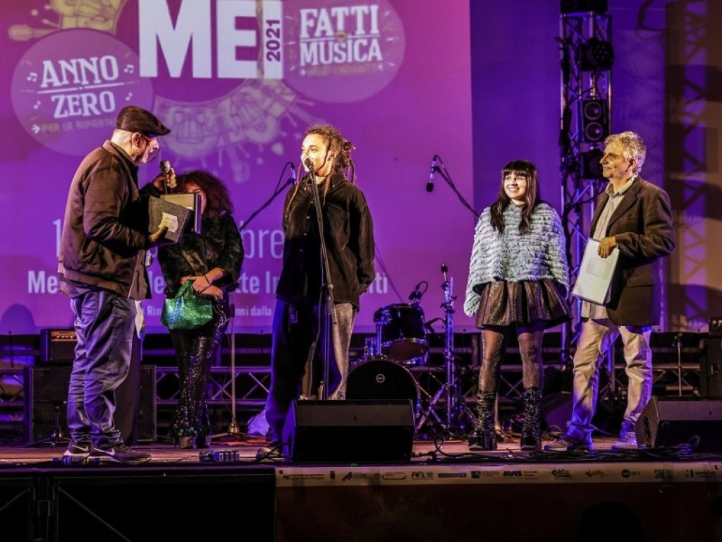 Jamila vince il Premio dei Premi, il contest fra i vincitori dei concorsi per cantautori. La vittoria è stata decretata da una prestigiosa giuria di giornalisti e addetti ai lavori