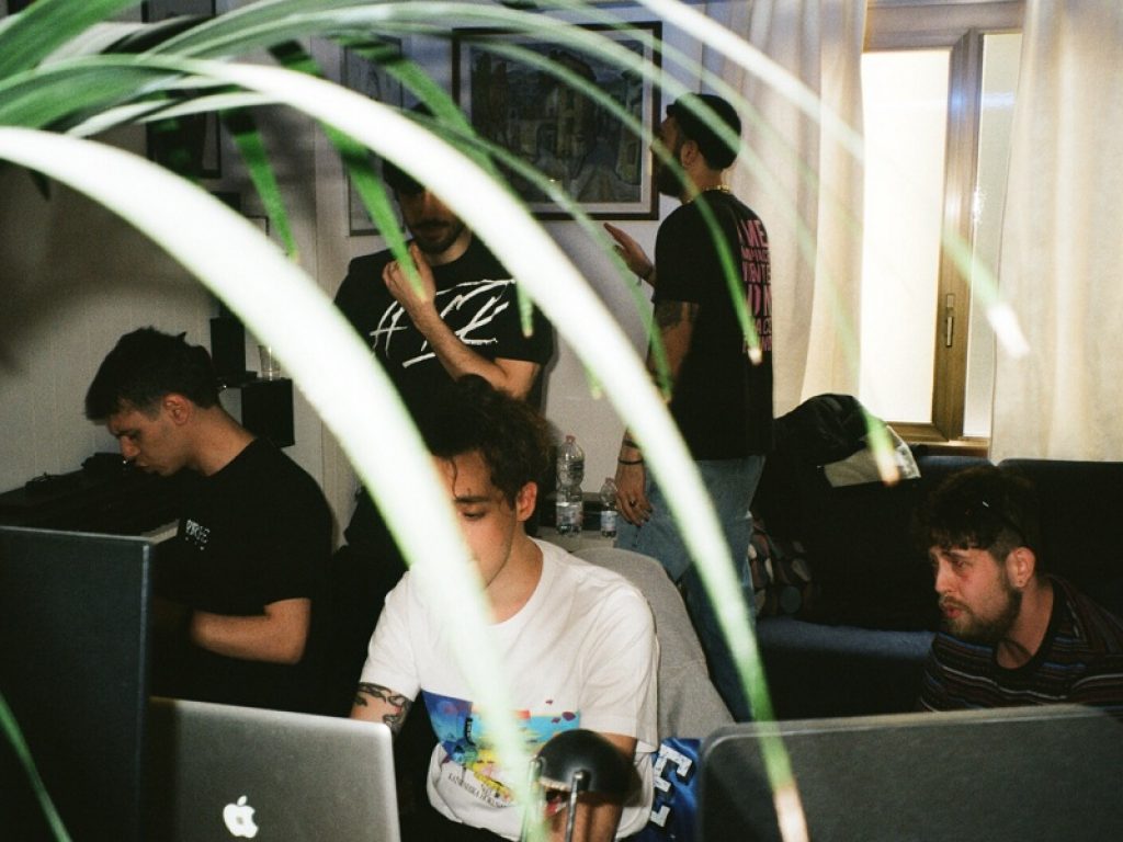 Purple Fam pubblica oggi "Giostra", il nuovo singolo