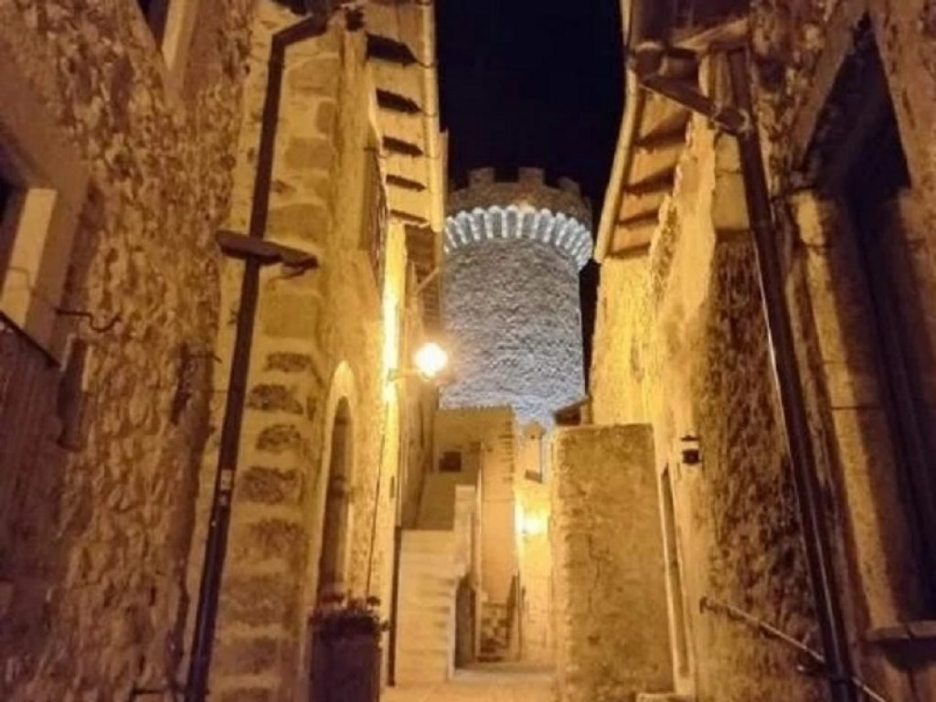 A Santo Stefano di Sessanio torna a splendere la Torre Medicea