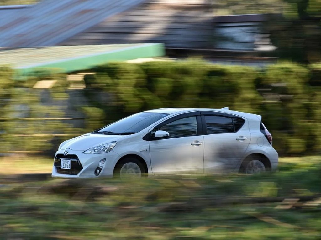 Toyota taglia la produzione: mancano i semiconduttori