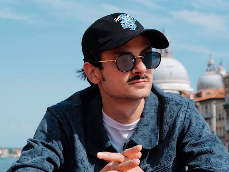 Fabio Rovazzi torna al cinema in “Con chi viaggi”