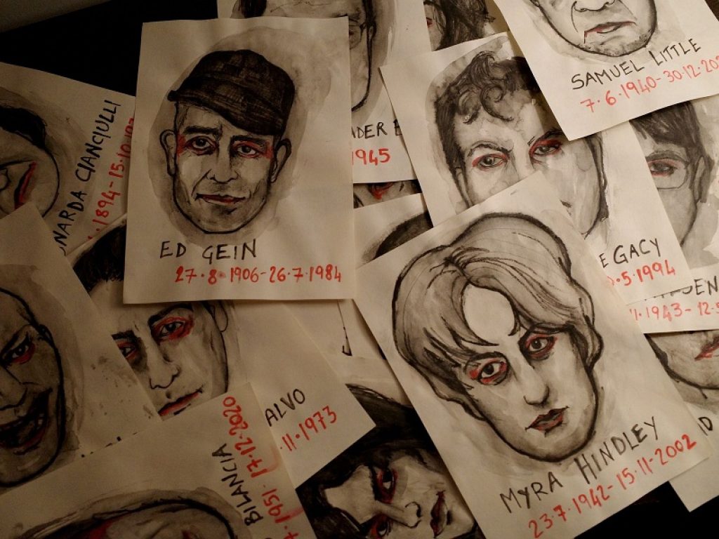 A Casa Vuota, Natascia Abbattista ambienta una singolare assemblea condominiale,  affollata di voci e di volti conturbanti