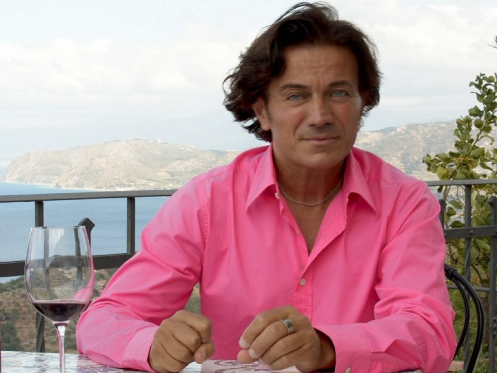 I Fuoricentro tornano "Con un mazzo di rose"