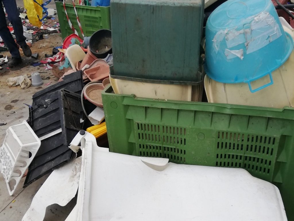 Rifiuti in plastica: quattro su dieci sono beni in polietilene