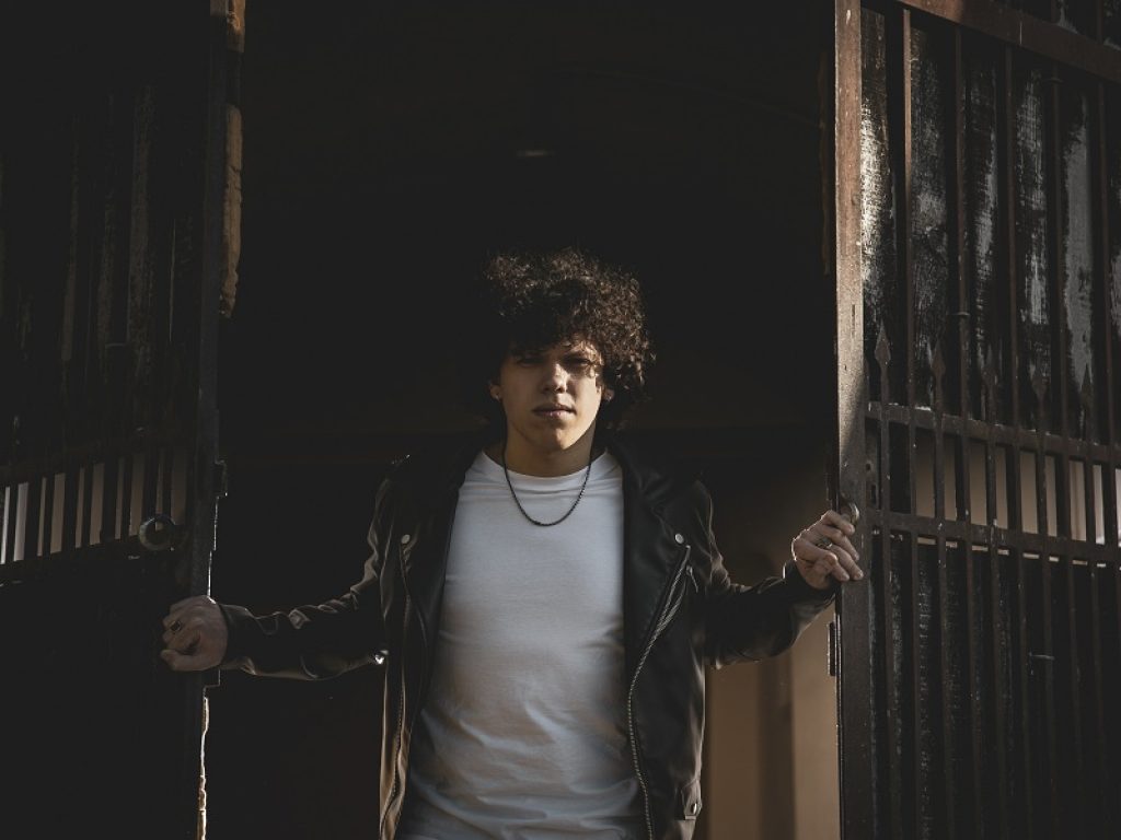 Davide Rossi online con il nuovo singolo "Indispensabile"