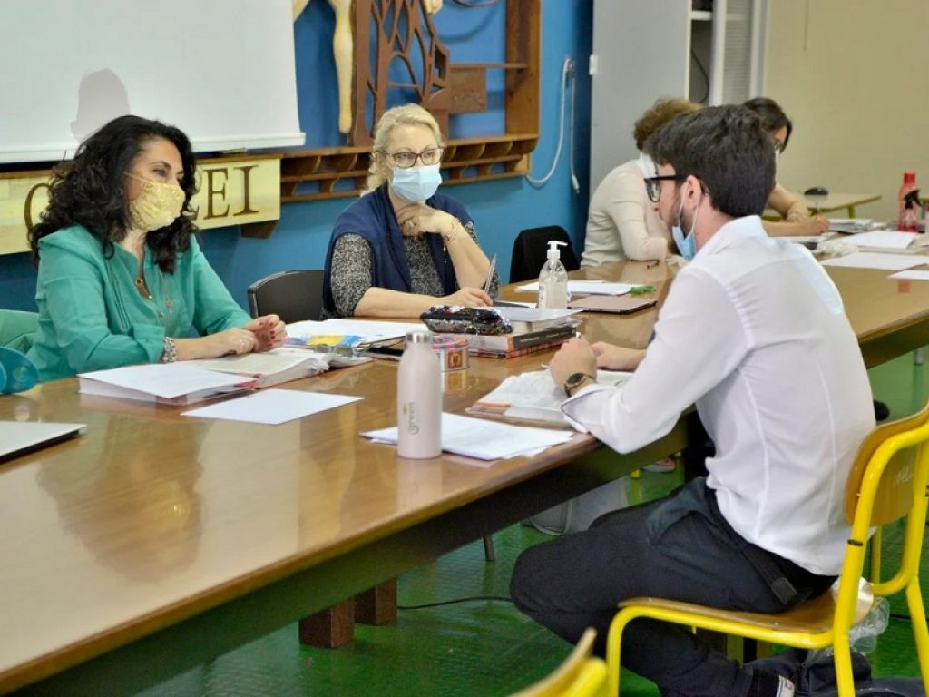 Ordinanze seconda prova maturità 2022: arriva il suggerimento al Governo a riequilibrarne il peso e renderne chiari obiettivi, struttura e contenuti