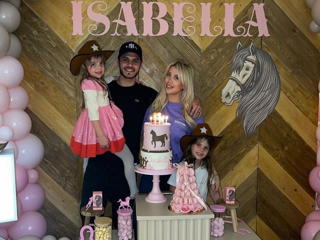 Wanda Nara scarica ancora Icardi: spunta un video a luci rosse di Eugenia Suarez che avrebbe inviato all'attaccante del PSG e ad altri calciatori argentini